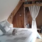 Couette-café Le Clocher Du May