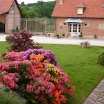 Couette-café Le Clocher Du May